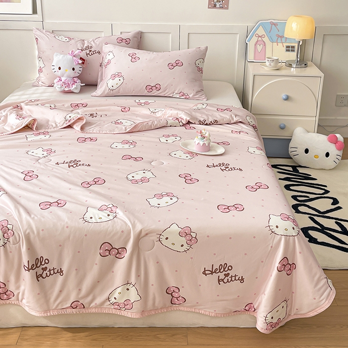 91家纺网 家纺一手货源 找家纺 桃子家居 2025新款A类三丽鸥正版授权高品质牛奶丝软糯针织棉大豆夏被系列 针织棉三丽鸥-爱心美少女kitty