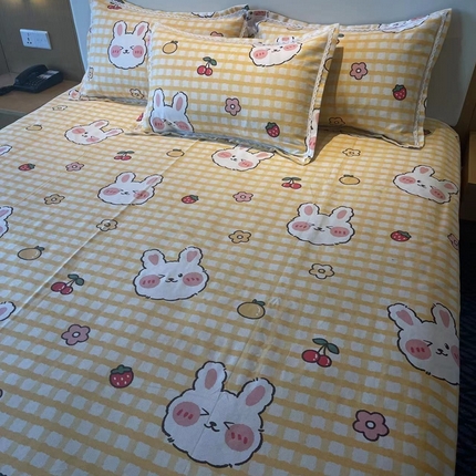 91家纺网 家纺一手货源 找家纺 仟网汇 2025全棉老粗布蕾丝花边三件套（无纺布手提包装） 水果兔