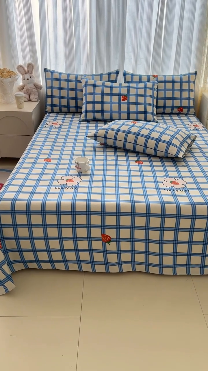 91家纺网 家纺一手货源 找家纺 仟网汇 2025新款老粗布床单粗布凉席老粗布单床单枕套单品 蓝格草莓