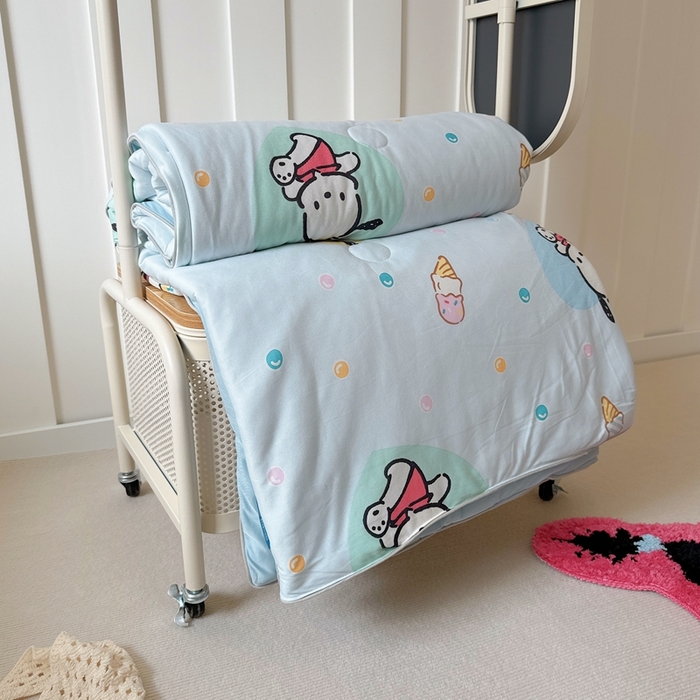 91家纺网 家纺一手货源 找家纺 兜米家居 2025夏季新品三丽鸥深睡双感针织凉感空调被夏被 炫彩怕洽购