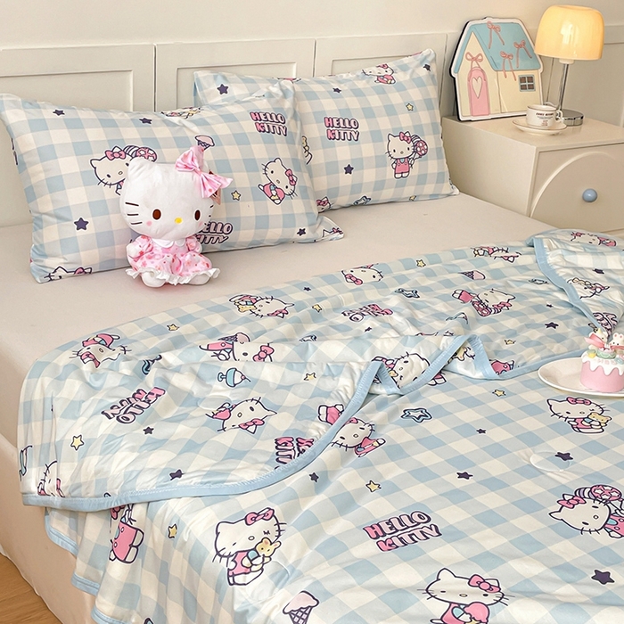 91家纺网 家纺一手货源 找家纺 金爱家2025新款A类三丽鸥正版授权高品质牛奶丝软糯针织棉大豆夏被系列详情 针织棉三丽鸥-蓝格kitty