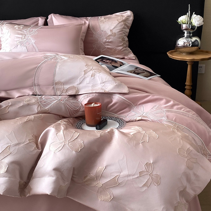 91家纺网 家纺一手货源 找家纺 优悦生活馆 2025新款冰丝浮雕绣花四件套 暮光之城-豆沙