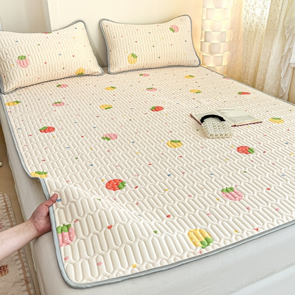 柒月家居 2025新款小清新乳胶凉席 爱心草莓