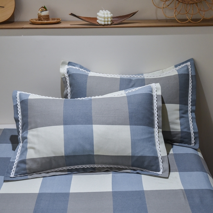 91家纺网 家纺一手货源 找家纺 仟网汇 2025全棉老粗布蕾丝花边三件套（无纺布手提包装） 蓝大格