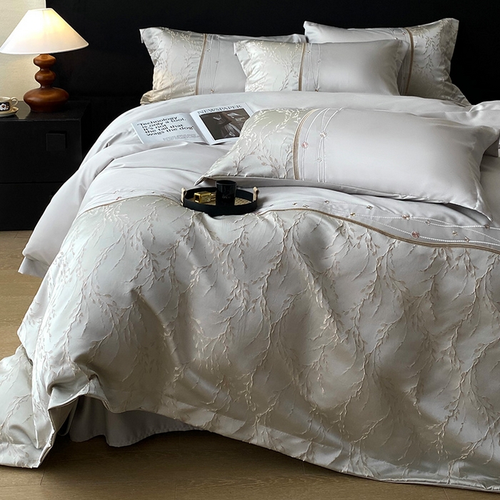 91家纺网 家纺一手货源 找家纺 优悦生活馆 2025新款冰丝浮雕绣花四件套 浪漫星河-灰绿