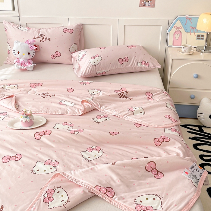 91家纺网 家纺一手货源 找家纺 金爱家2025新款A类三丽鸥正版授权高品质牛奶丝软糯针织棉大豆夏被系列详情 针织棉三丽鸥-爱心美少女kitty