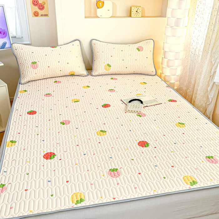 91家纺网 家纺一手货源 找家纺 柒月家居 2025新款小清新乳胶凉席 爱心草莓