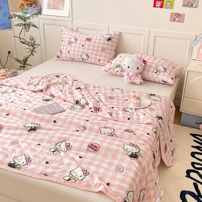 91家纺网 家纺一手货源 找家纺 桃子家居 2025新款A类三丽鸥正版授权高品质牛奶丝软糯针织棉大豆夏被系列 针织棉三丽鸥-粉格爱心kitty