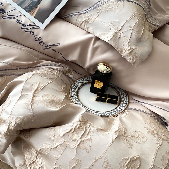 91家纺网 家纺一手货源 找家纺 优悦生活馆 2025新款冰丝浮雕绣花四件套 幽兰轻舞-香槟