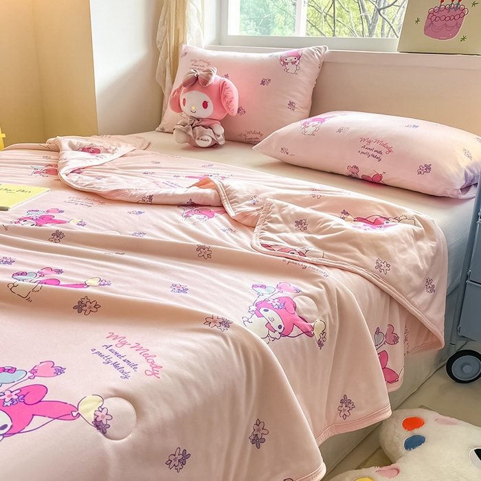 91家纺网 家纺一手货源 找家纺 金爱家2025新款A类三丽鸥正版授权高品质牛奶丝软糯针织棉大豆夏被系列详情 针织棉三丽鸥-气球美乐蒂