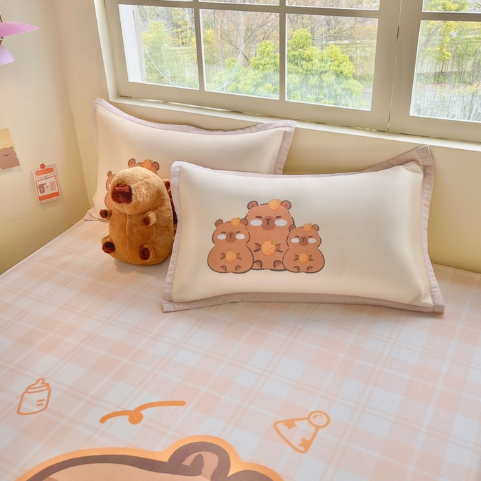 91家纺网 家纺一手货源 找家纺 博雅 2025新款独家版权A类大版数码印花1200D冰丝凉席 可爱卡皮巴拉