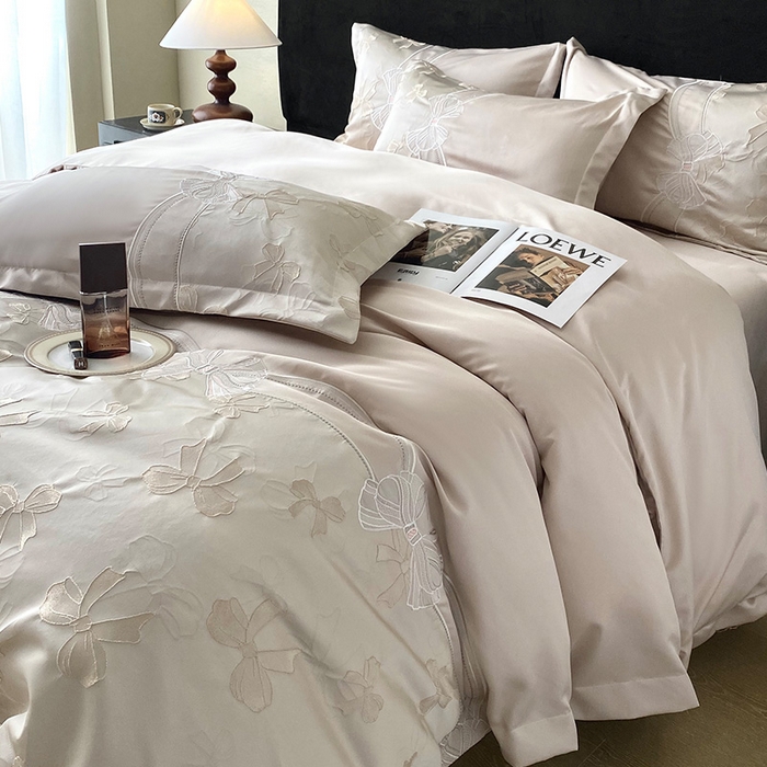 91家纺网 家纺一手货源 找家纺 优悦生活馆 2025新款冰丝浮雕绣花四件套 暮光之城-香槟