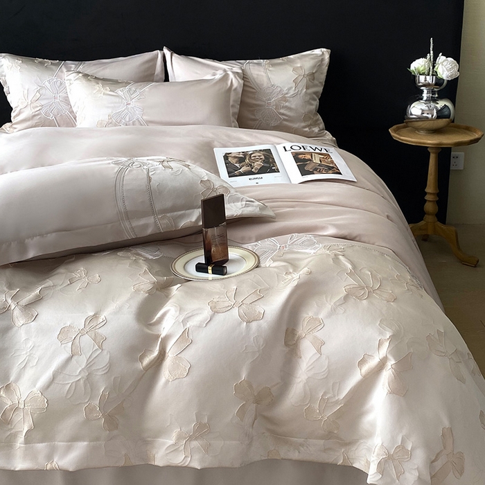 91家纺网 家纺一手货源 找家纺 优悦生活馆 2025新款冰丝浮雕绣花四件套 暮光之城-香槟