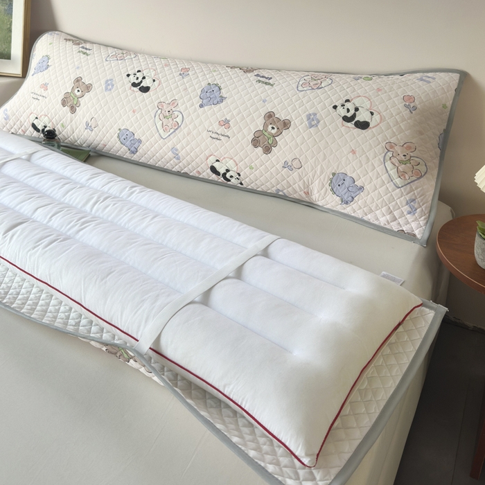 91家纺网 家纺一手货源 找家纺 爱港家纺 2025新款凉感丝双人长枕巾 夏季情侣枕头巾 绑带长枕巾 萌趣派对 180*48