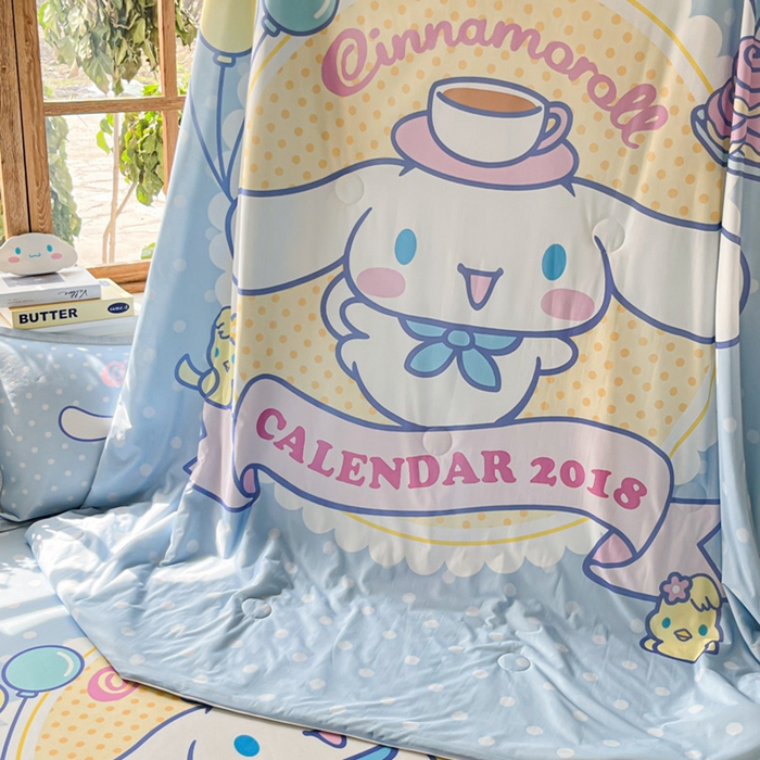 91家纺网 家纺一手货源 找家纺 博雅 2025新款 三丽鸥凉感丝夏被冰丝凉席组合四件套 欢乐玉桂狗