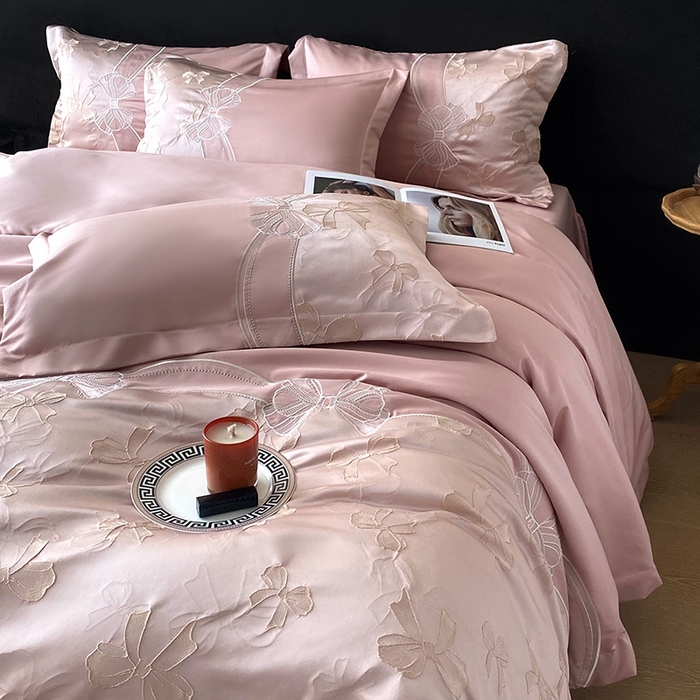 91家纺网 家纺一手货源 找家纺 优悦生活馆 2025新款冰丝浮雕绣花四件套 暮光之城-豆沙