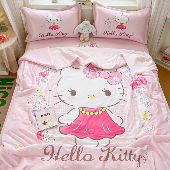 91家纺网 家纺一手货源 找家纺 博雅 2025新款 三丽鸥凉感丝夏被冰丝凉席组合四件套 花花KT