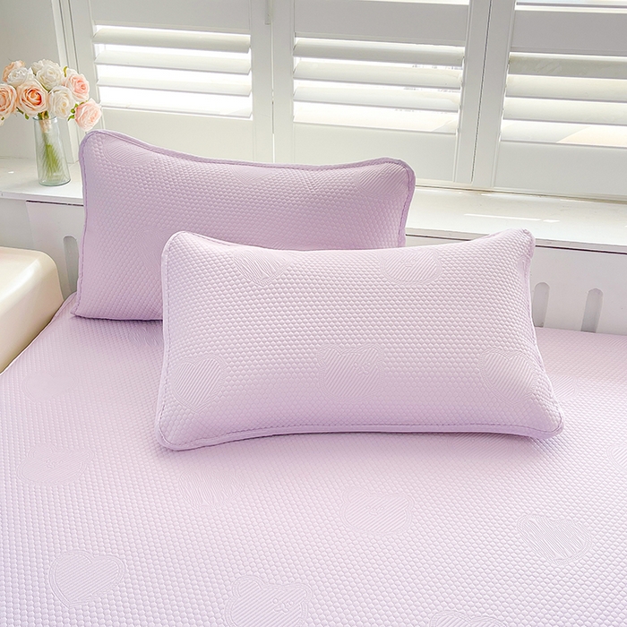 91家纺网 家纺一手货源 找家纺 迪乐妮 2025新款小冰熊凉豆豆席床笠 薰衣紫-小冰熊凉豆豆席