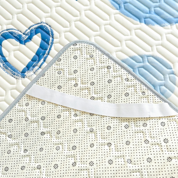 91家纺网 家纺一手货源 找家纺 柒月家居 2025新款小清新乳胶凉席 爱心小熊