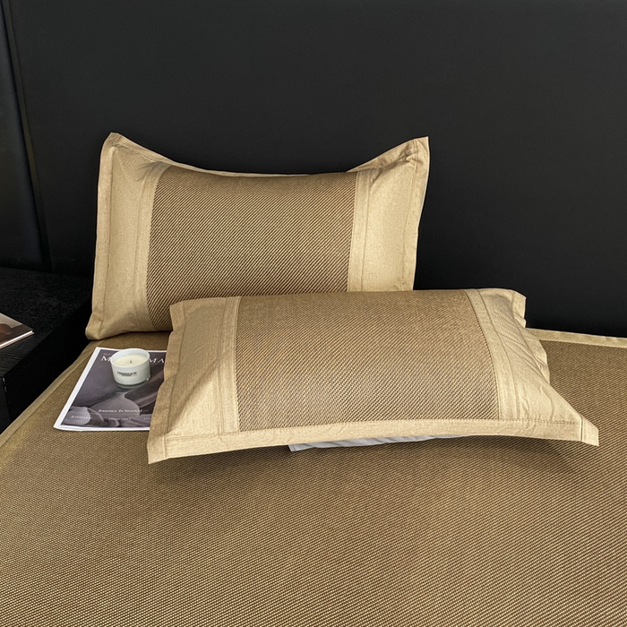 91家纺网 家纺一手货源 找家纺 莱米家纺 2025新款加厚凉感绣花冰藤席 可爱兔—金咖-凉席