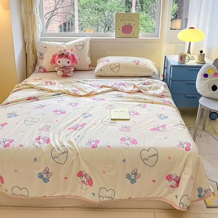 91家纺网 家纺一手货源 找家纺 金爱家2025新款A类三丽鸥正版授权高品质牛奶丝软糯针织棉大豆夏被系列详情 针织棉三丽鸥-蝴蝶结樱桃美乐蒂