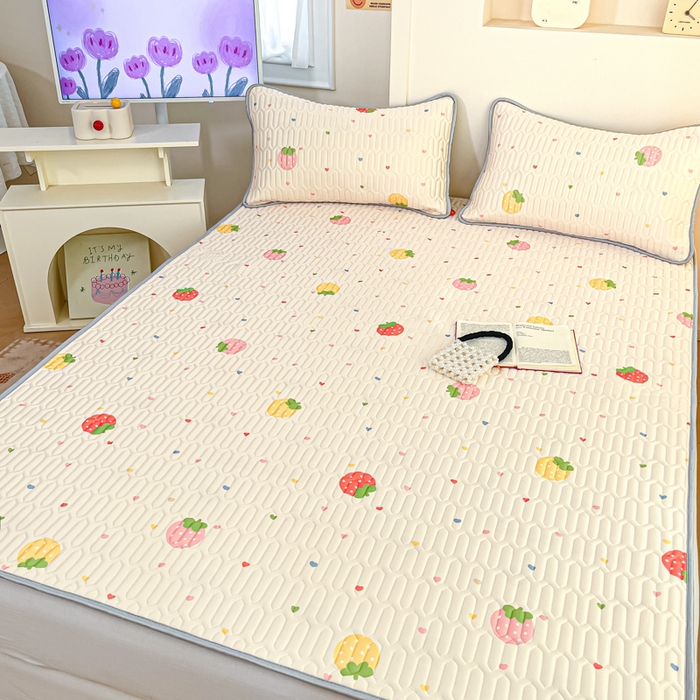 91家纺网 家纺一手货源 找家纺 柒月家居 2025新款小清新乳胶凉席 爱心草莓