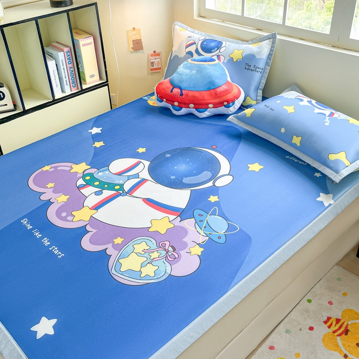 91家纺网 家纺一手货源 找家纺 博雅 2025新款独家版权A类大版数码印花1200D冰丝凉席 星际宇航员