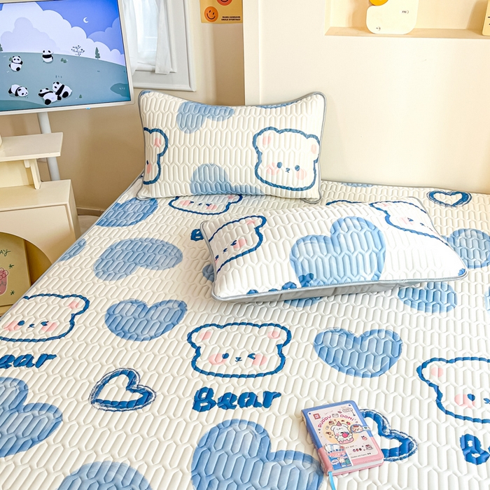 91家纺网 家纺一手货源 找家纺 柒月家居 2025新款小清新乳胶凉席 爱心小熊