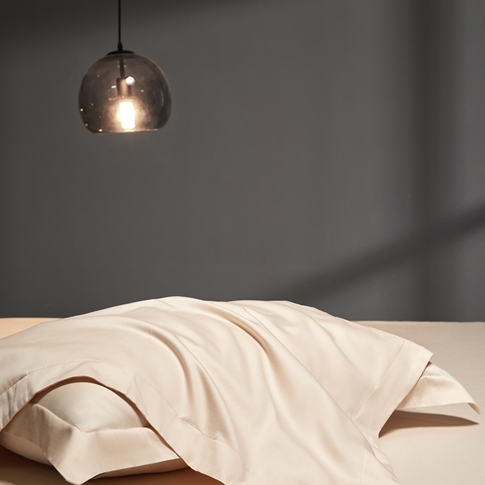 91家纺网 家纺一手货源 找家纺 秀色2025新款高端纯棉床笠单件全棉全包床套三件套100s新疆长绒棉酒店床垫保护套 梦易-奶昔白