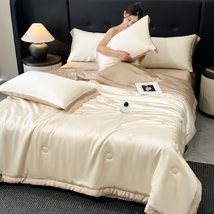 91家纺网 家纺一手货源 找家纺 满羽家纺 2025新款冰丝夏被四件套-满绣系列 山茶花-奶白咖