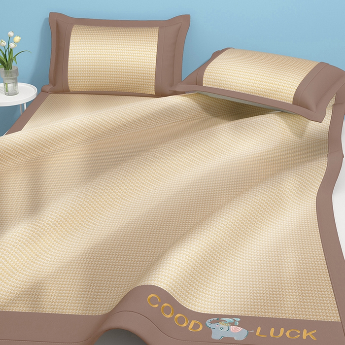 91家纺网 家纺一手货源 找家纺 绒艺席业 2025新款A类抗菌冰丝凉席系列-小象宝款 黄色