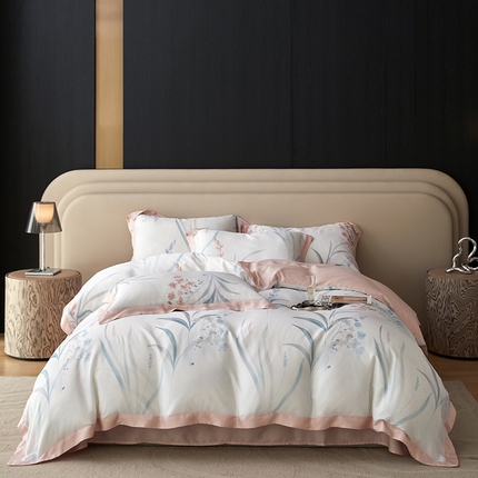 91家纺网 家纺一手货源 找家纺 （总）薏思家纺 2025新款50支莱赛尔天丝数码印花夏被+四件套（礼盒包装）