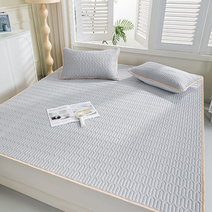 91家纺网 家纺一手货源 找家纺 美丽折2025新品6mm厚天然乳胶凉席三件套 大版印花卡通乳胶凉席平铺款 灰色