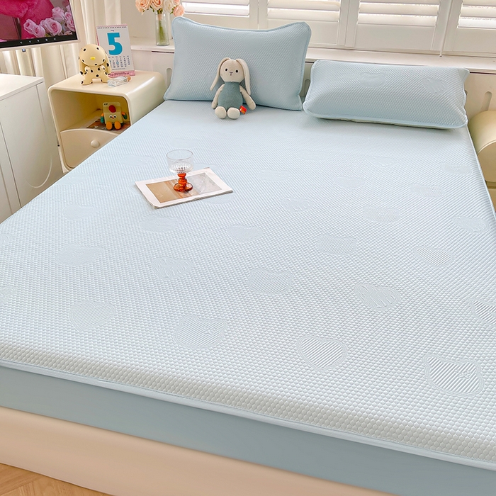 91家纺网 家纺一手货源 找家纺 迪乐妮 2025新款小冰熊凉豆豆席床笠 天空蓝-小冰熊凉豆豆床笠