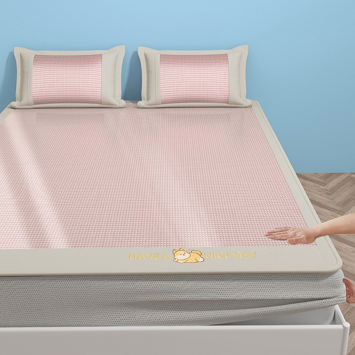 91家纺网 家纺一手货源 找家纺 绒艺席业 2025新款A类抗菌冰丝凉席系列-柯基款 粉色