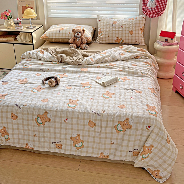 91家纺网 家纺一手货源 找家纺 妖妖家纺 2025新款超柔双层纱糯糯针织棉夏凉被四件套 厨师小熊