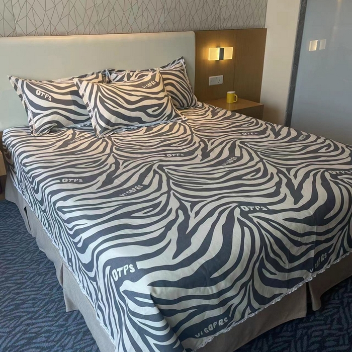 91家纺网 家纺一手货源 找家纺 仟网汇 2025全棉老粗布蕾丝花边三件套（无纺布手提包装） 斑马纹