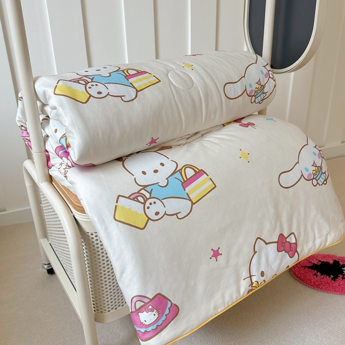 91家纺网 家纺一手货源 找家纺 兜米家居 2025夏季新品三丽鸥深睡双感针织凉感空调被夏被 快乐家族