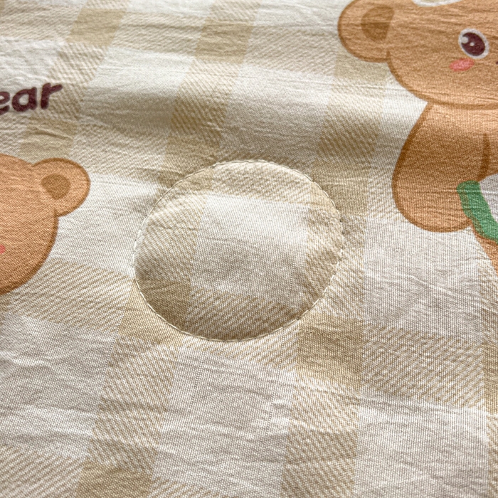 91家纺网 家纺一手货源 找家纺 妖妖家纺 2025新款超柔双层纱糯糯针织棉夏凉被四件套 厨师小熊