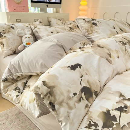 91家纺网 家纺一手货源 找家纺 仔仔熊 2025新款全棉印花四件套 水墨画