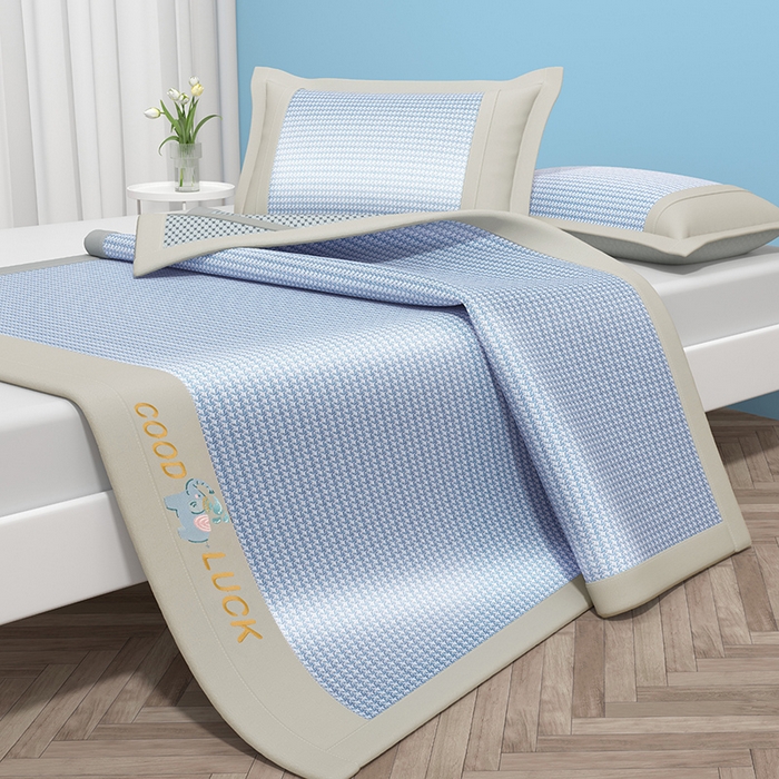 91家纺网 家纺一手货源 找家纺 绒艺席业 2025新款A类抗菌冰丝凉席系列-小象宝款 蓝色