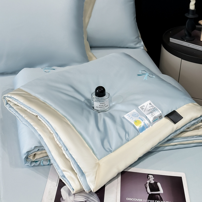 91家纺网 家纺一手货源 找家纺 满羽家纺 2025新款冰丝夏被四件套-满绣系列 蝴蝶结-清爽兰