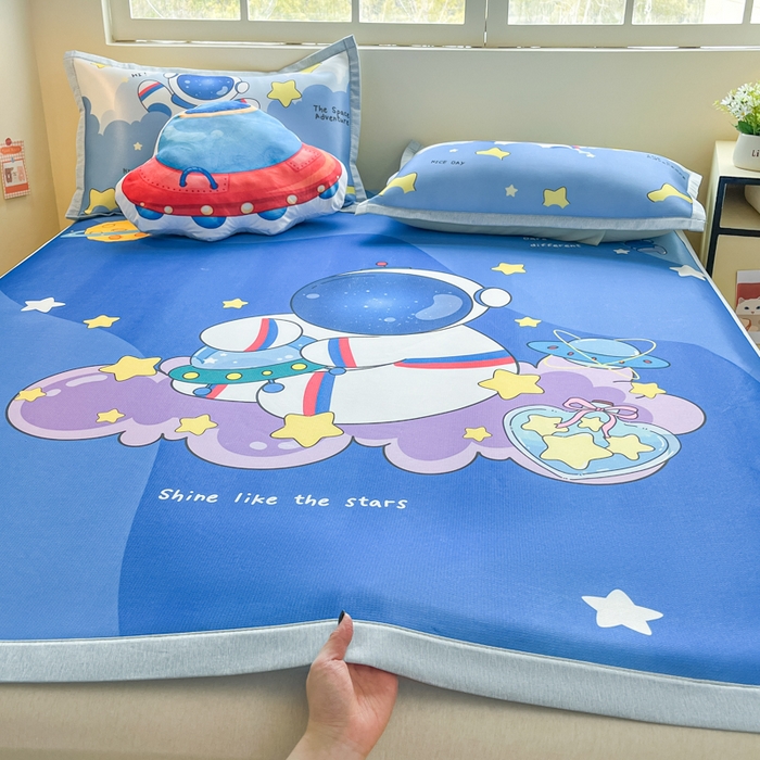 91家纺网 家纺一手货源 找家纺 博雅 2025新款独家版权A类大版数码印花1200D冰丝凉席 星际宇航员