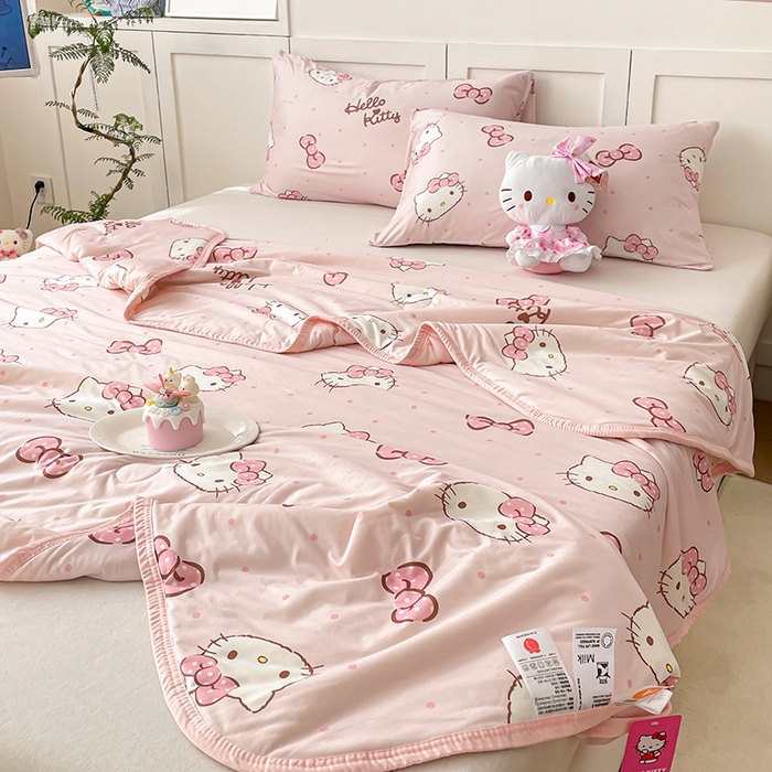 91家纺网 家纺一手货源 找家纺 金爱家2025新款A类三丽鸥正版授权高品质牛奶丝软糯针织棉大豆夏被系列详情 针织棉三丽鸥-爱心美少女kitty