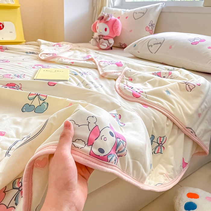 91家纺网 家纺一手货源 找家纺 金爱家2025新款A类三丽鸥正版授权高品质牛奶丝软糯针织棉大豆夏被系列详情 针织棉三丽鸥-蝴蝶结樱桃美乐蒂