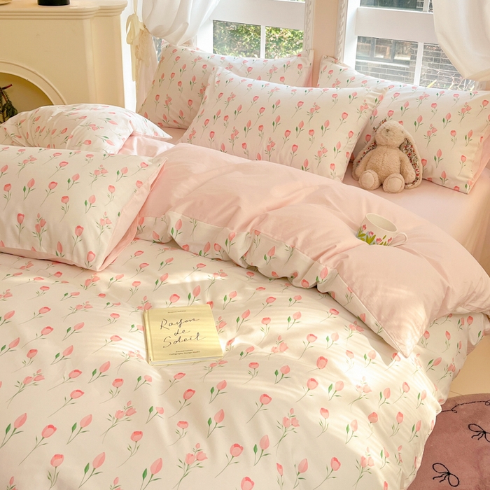 91家纺网 家纺一手货源 找家纺 仔仔熊 2025新款全棉印花四件套 粉色花花