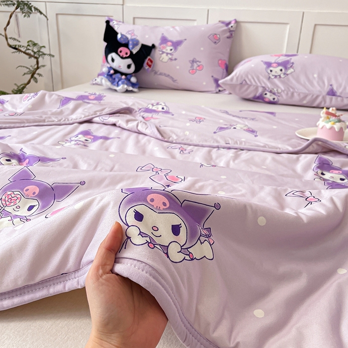 91家纺网 家纺一手货源 找家纺 金爱家2025新款A类三丽鸥正版授权高品质牛奶丝软糯针织棉大豆夏被系列详情 针织棉三丽鸥-樱桃库洛米