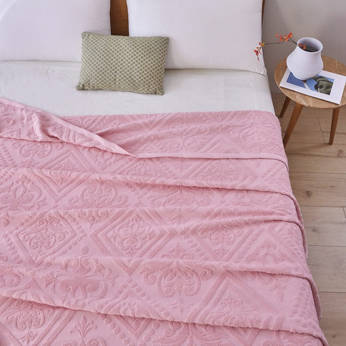 91家纺网 家纺一手货源 找家纺 爱港家纺 2025新款上海专版老式怀旧全棉A类纱布毛巾被 古韵-粉