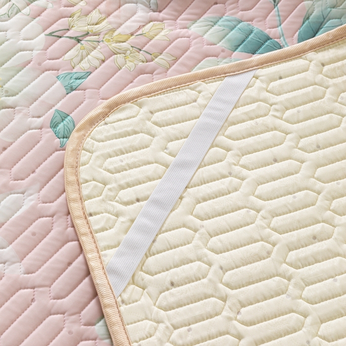 91家纺网 家纺一手货源 找家纺 美丽折2025新品6mm厚天然乳胶凉席三件套 大版印花卡通乳胶凉席平铺款 花颜