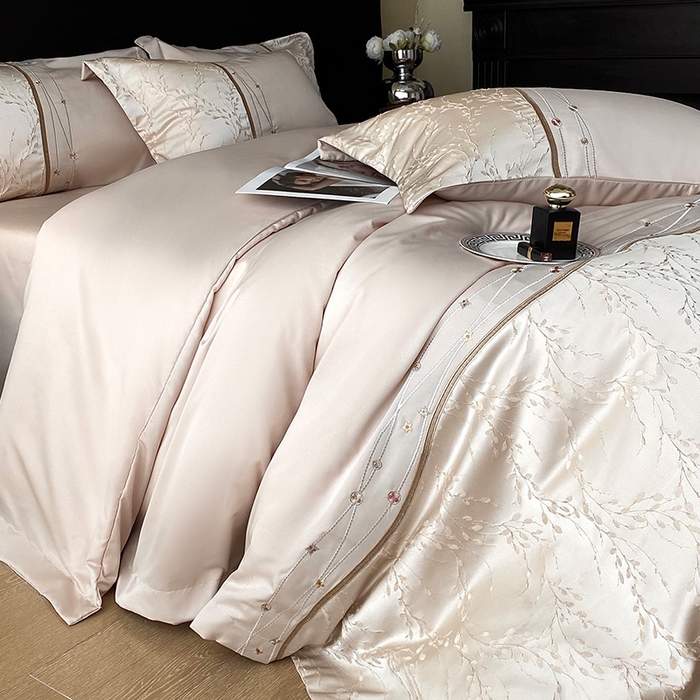 91家纺网 家纺一手货源 找家纺 优悦生活馆 2025新款冰丝浮雕绣花四件套 浪漫星河-香槟